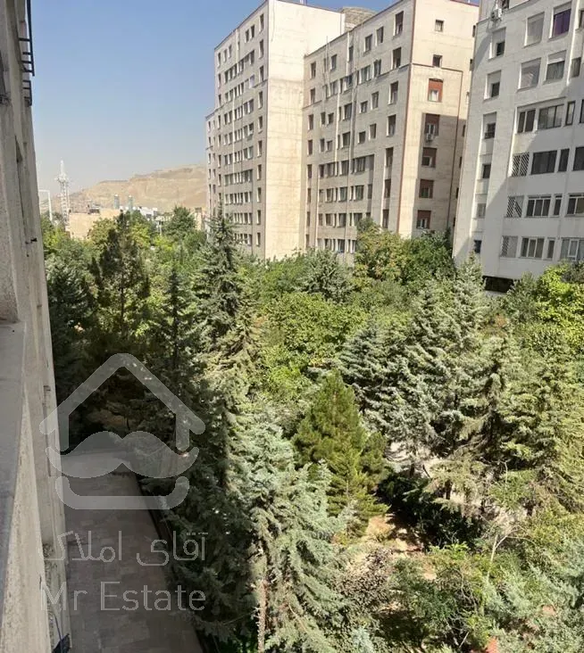 فروش آپارتمان ۱۳۰ متری ۳ خوابه در کوی فراز