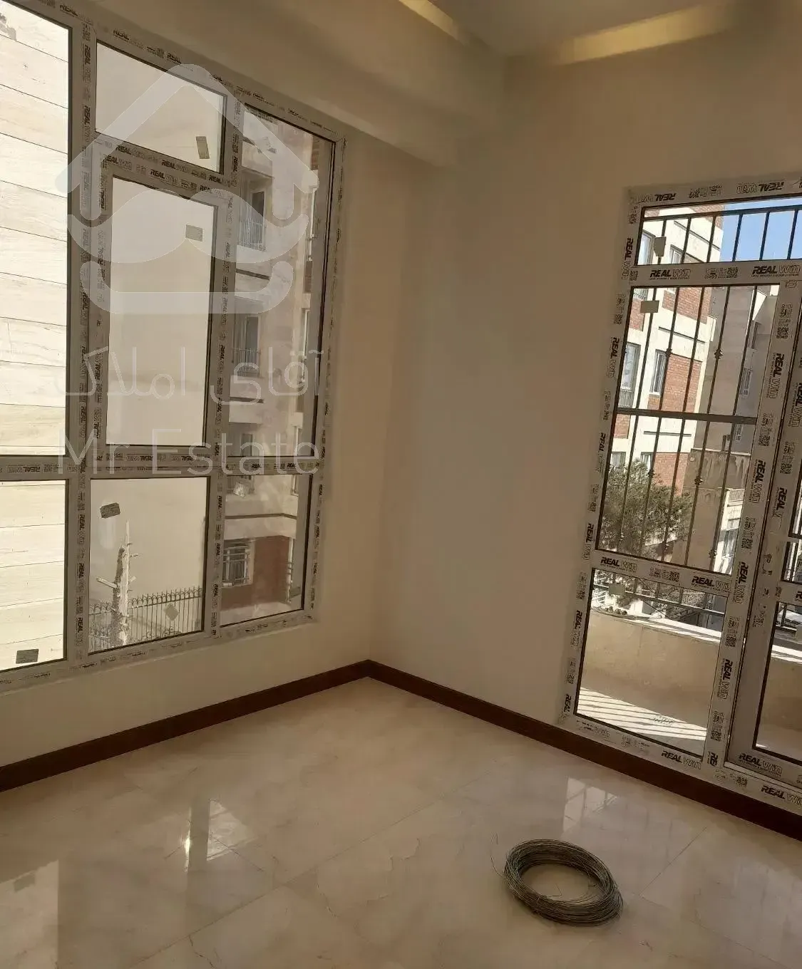 ستارخان کوکب۱۲۲ متر تک واحدی