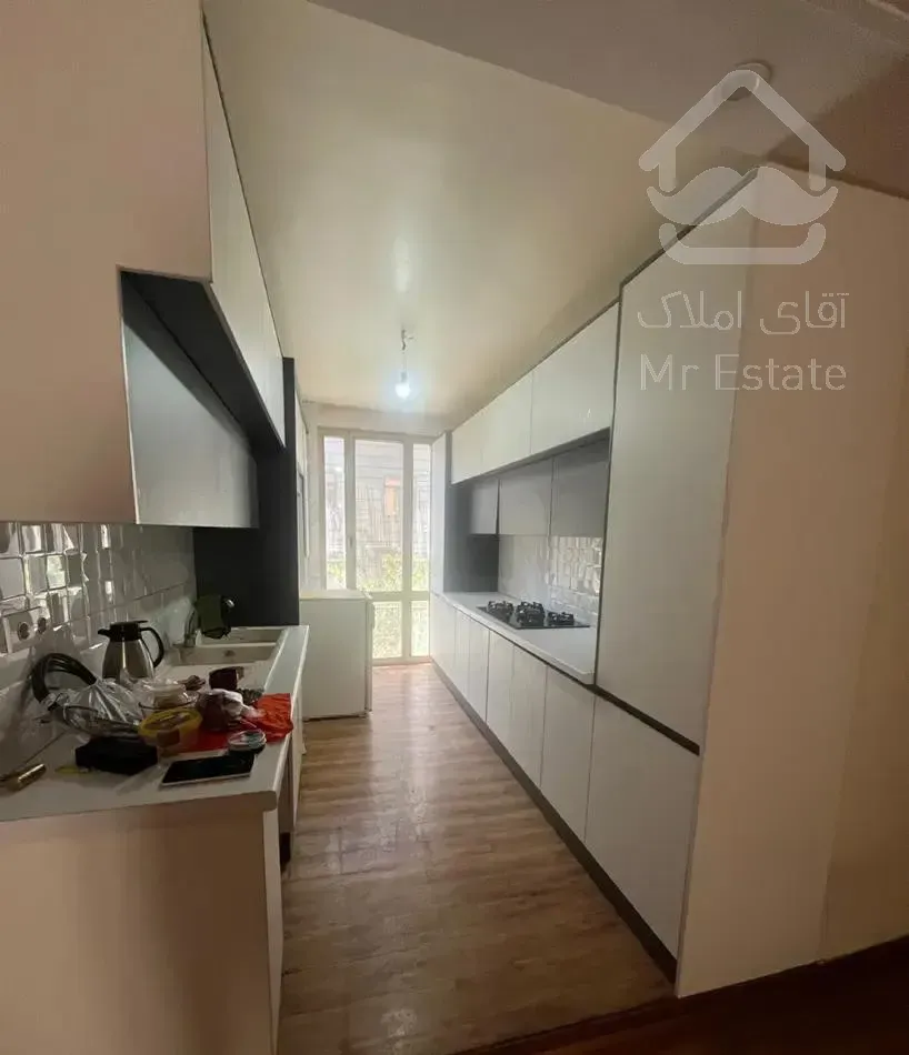 وحیدیه ۵۴ متر طبقه آخر با آسانسور ۱۲ ساله