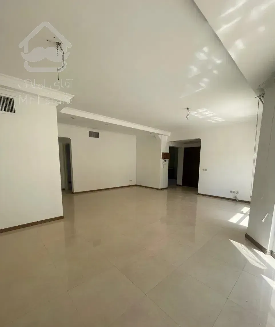 آپارتمان 160 متری سه خواب طبقه اول