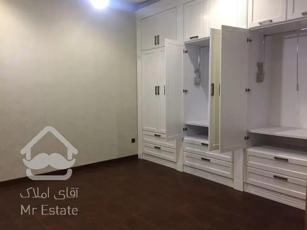 خرید و فروش آپارتمان مسکونی 250 متری نیاوران مرجان