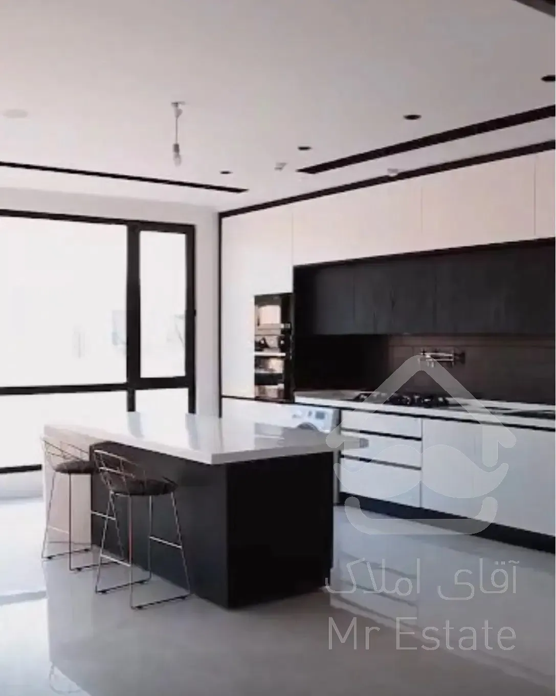 ۱۹۰ متر / حافظ ۲۰ / تک واحدی / مدرن / سالن ورزشی