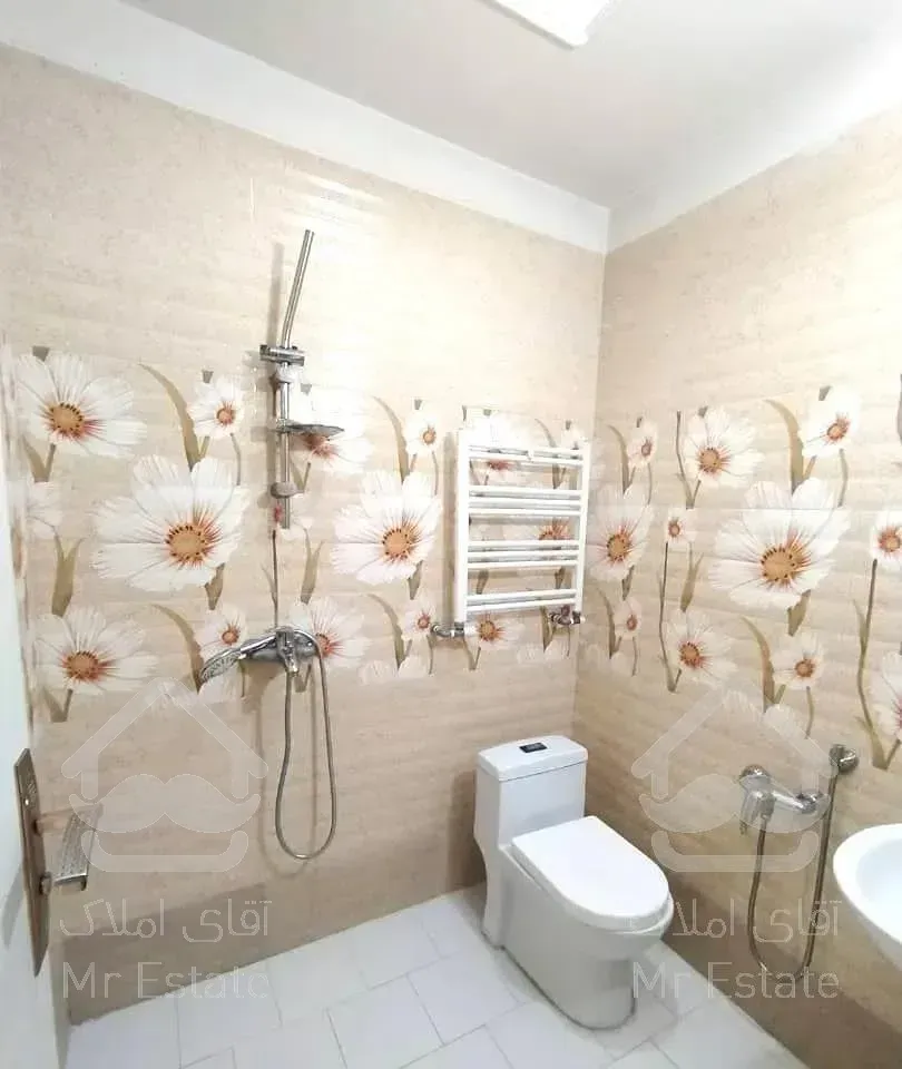 105 متر / سالن پرده خور/ خوش نقشه