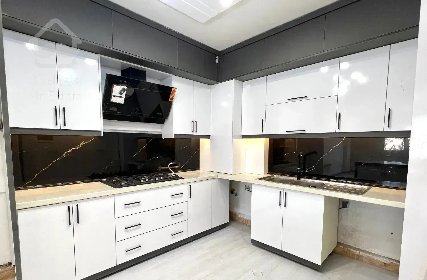 ۱۱۰ متر/ ابتدا اقبال . صفرسازی/ شیک . مناسب جهیزیه