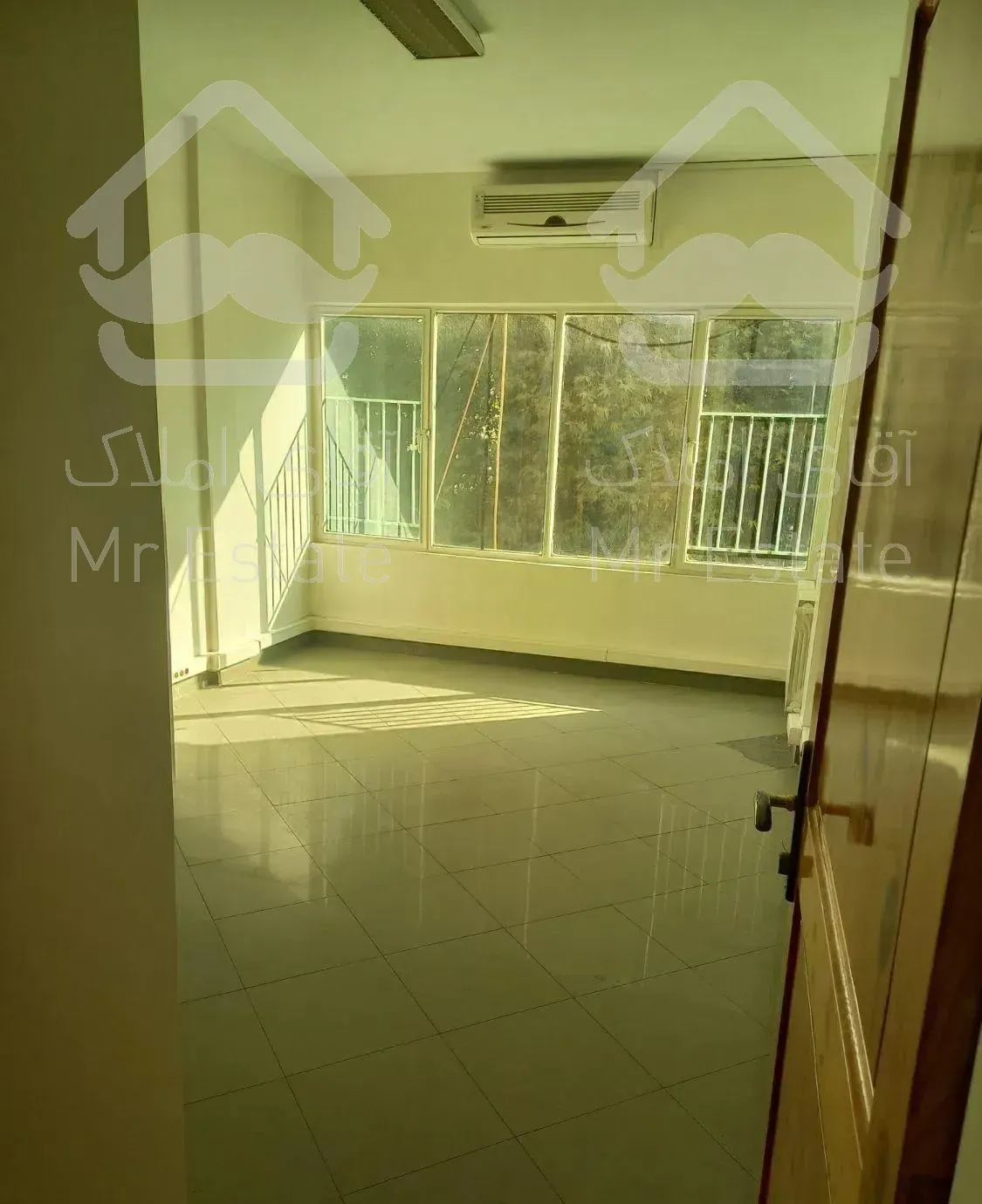 آپارتمان  ۱۸۳ متر . سند مسکونی. موقیعت اداری