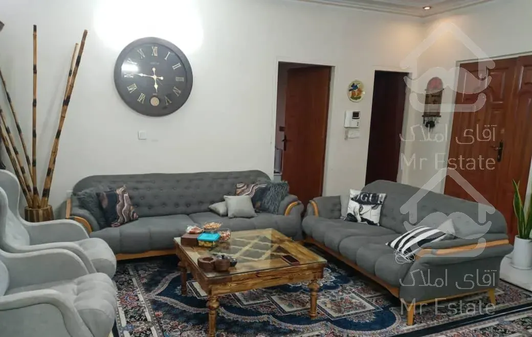 اپارتمان ۷۴ دوخواب واقع در خیابان کمیل نزدیک مترو