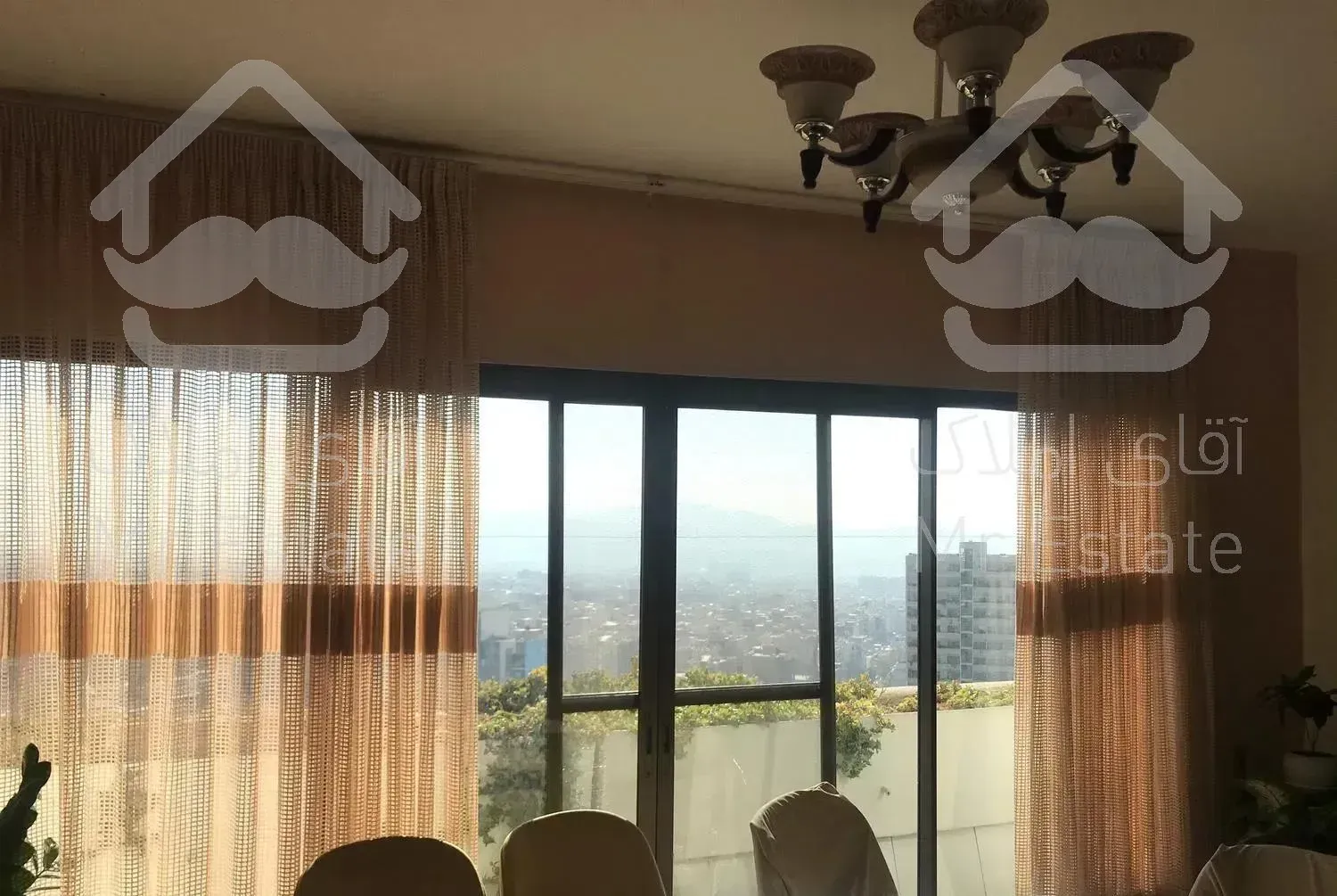 شهرک امید * ۱۵۷ متر * ۳ خوابه * طبقات