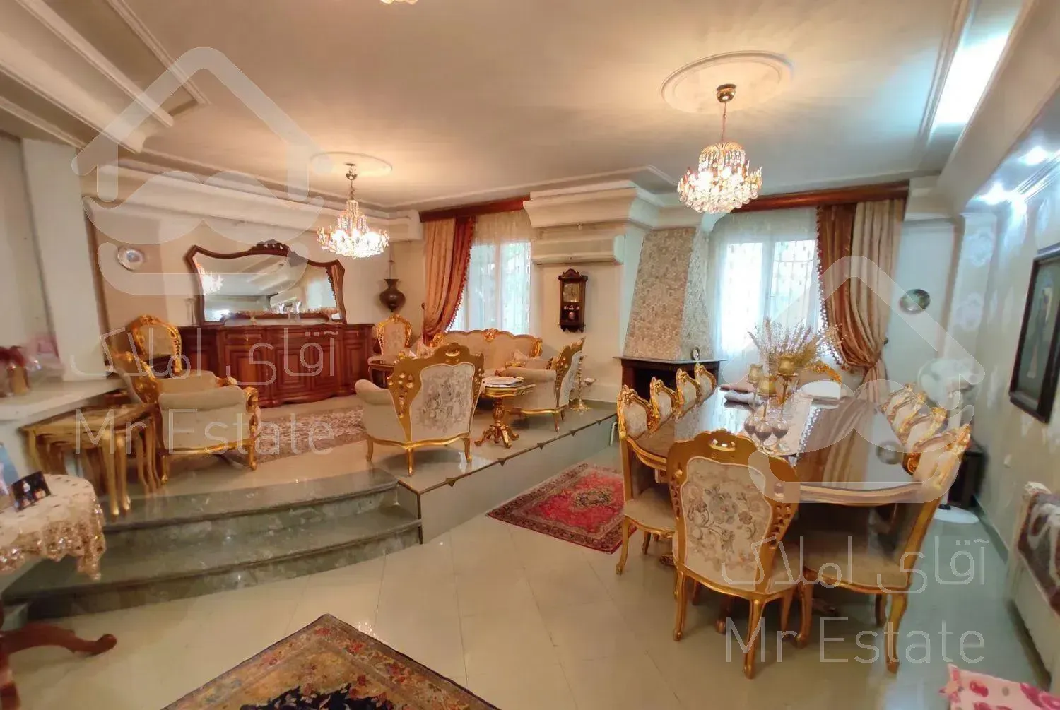 ونک۱۵۰ متر-۳ خوابه-۲ پارکینگ- ۱۰۰ متر حیاط اختصاصی