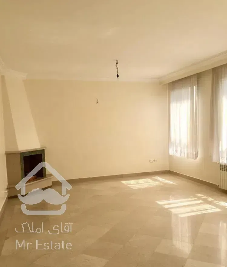 حسینیه ارشاد ۱۳۰ متر سه خوابه