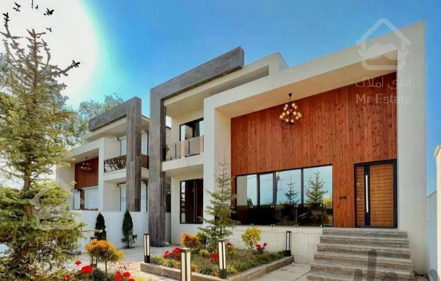 ویلا مدرن ۳۰۰متری‌ سنددار