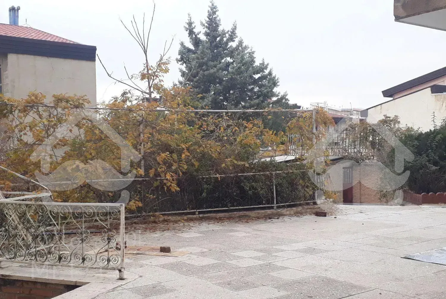 ۸۰۰متر در شهرک دانشگاه شریف