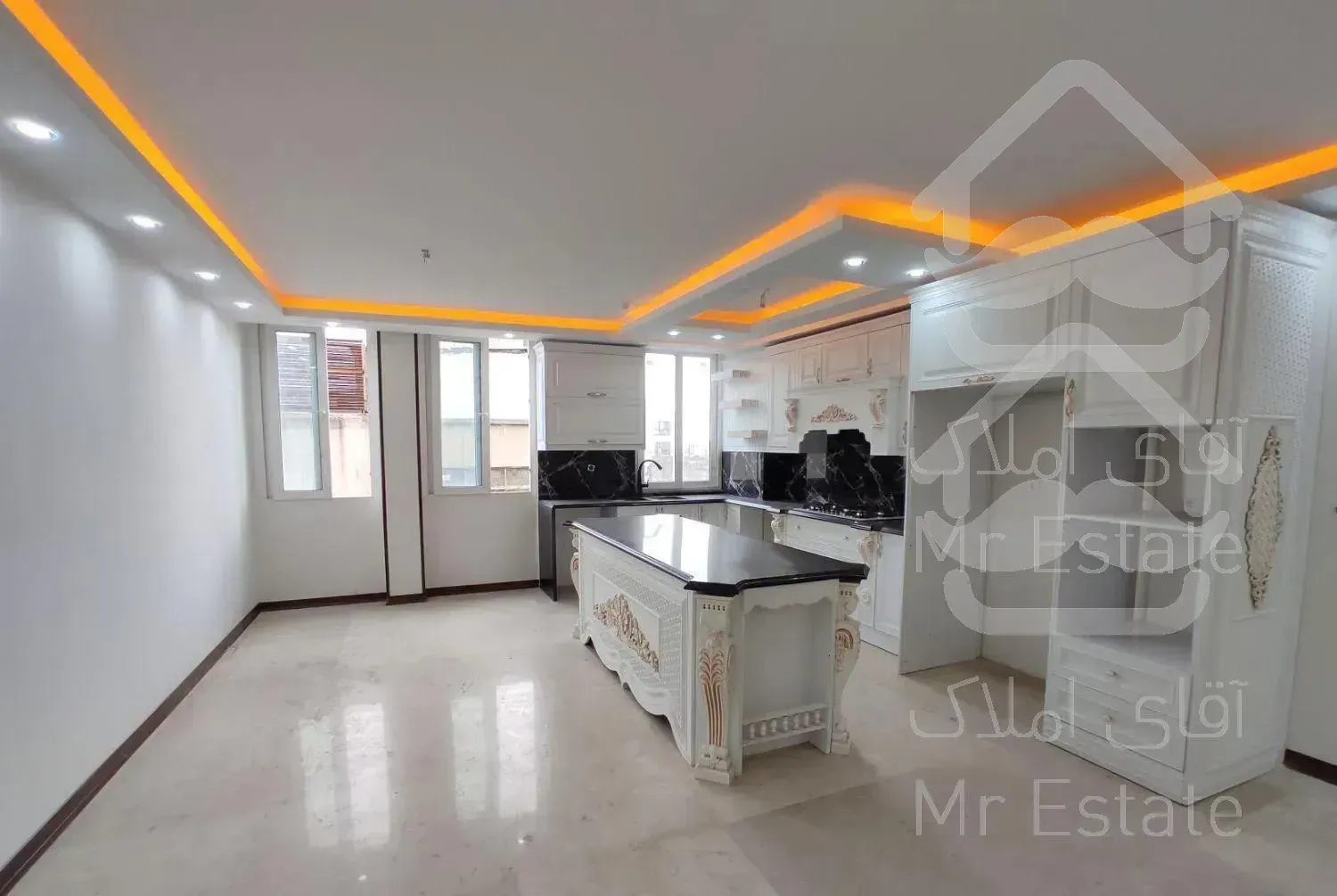 ونک ۱۱۰ متر ۲ خواب/ نوساز کلید نخورده/ طبقه آخر