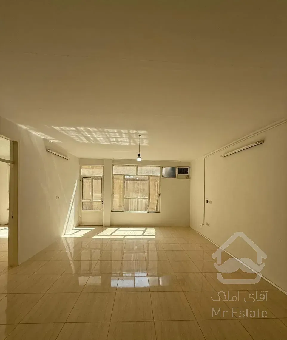 ۱۰۰ متر همکف با ورودی مجزا فقط برای سکونت ۲ نفر