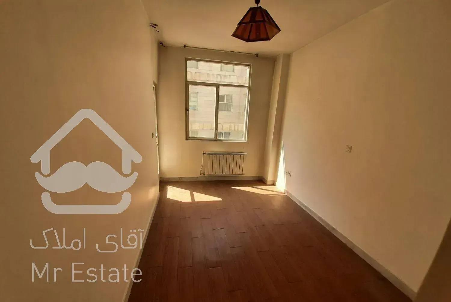 آپارتمان ۱۰۶ متری . دو خواب . سالن پرده خور