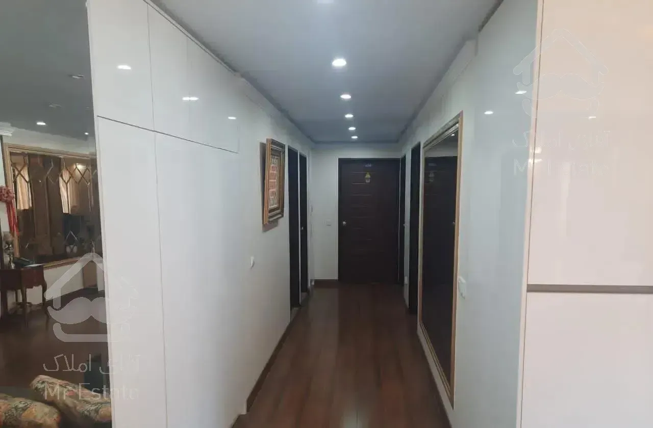 منطقه 22 / 205 متر / طبقه آخر/ویو ابدی