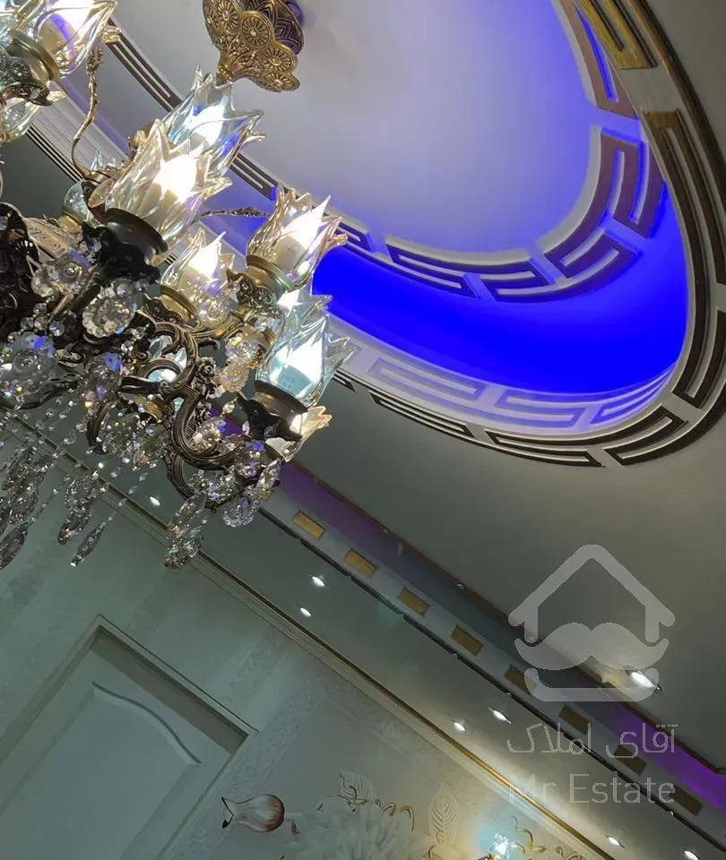 واحد ۱۳۰ متری فول امکانات