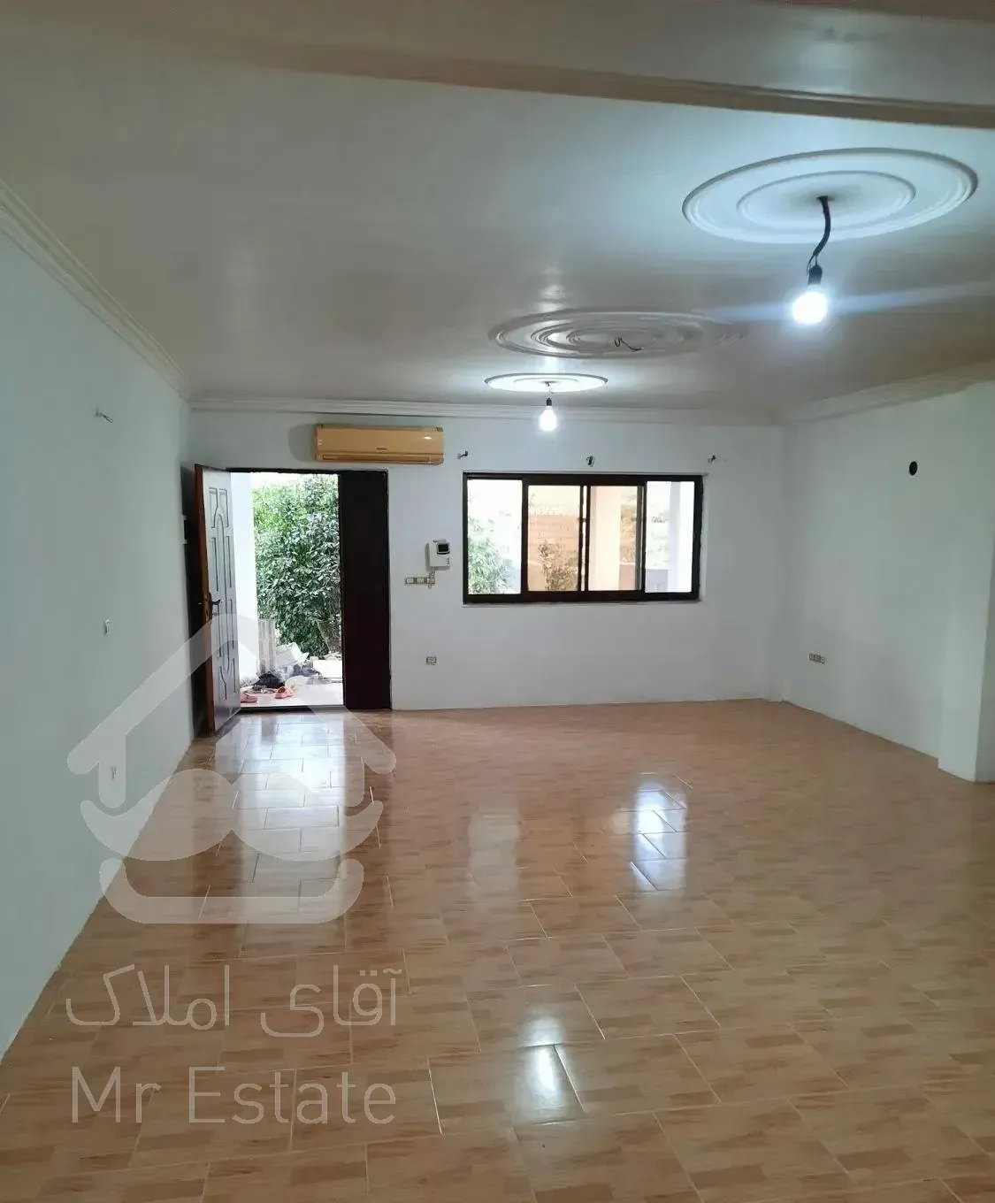 طبقه همکف ورودی مستقل در نور