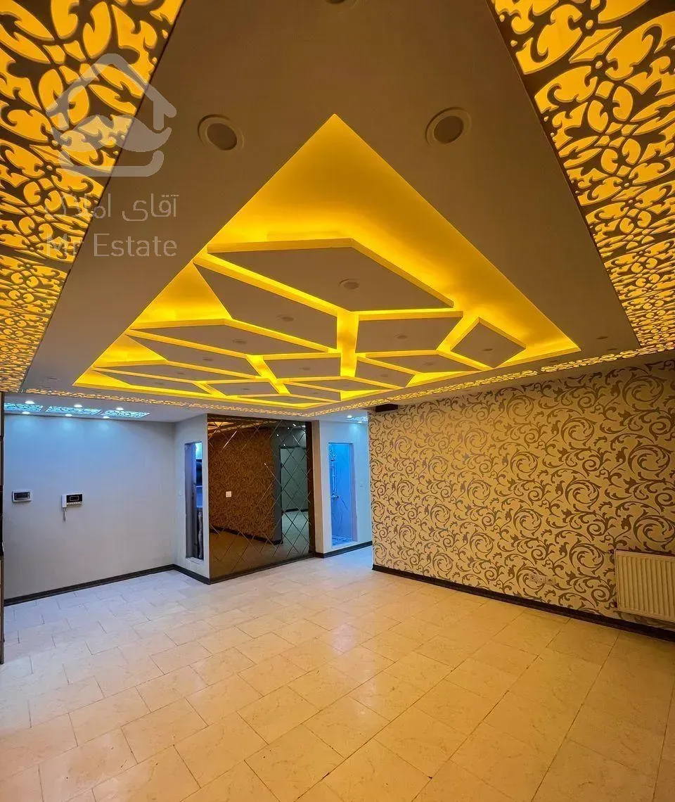 فروش واحد ۱۰۳متری /حیاط خلوت /گیت نگهبانی فعال