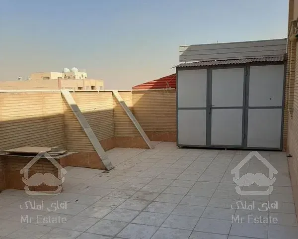 آپارتمان ۱۴۹ متر سه خوابه  با ۵۰ متر حیاط اختصاصی