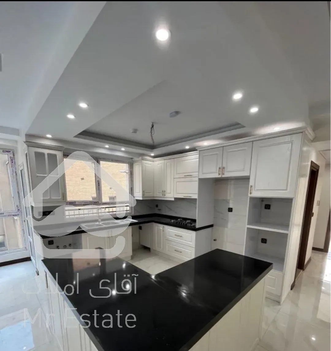 ۱۴۵ متر / ۳ خواب / کلید نخورده / خ اندیشه