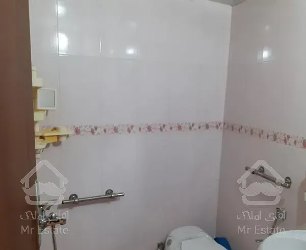 آپارتمان دوخوابه  وکامل میباشد