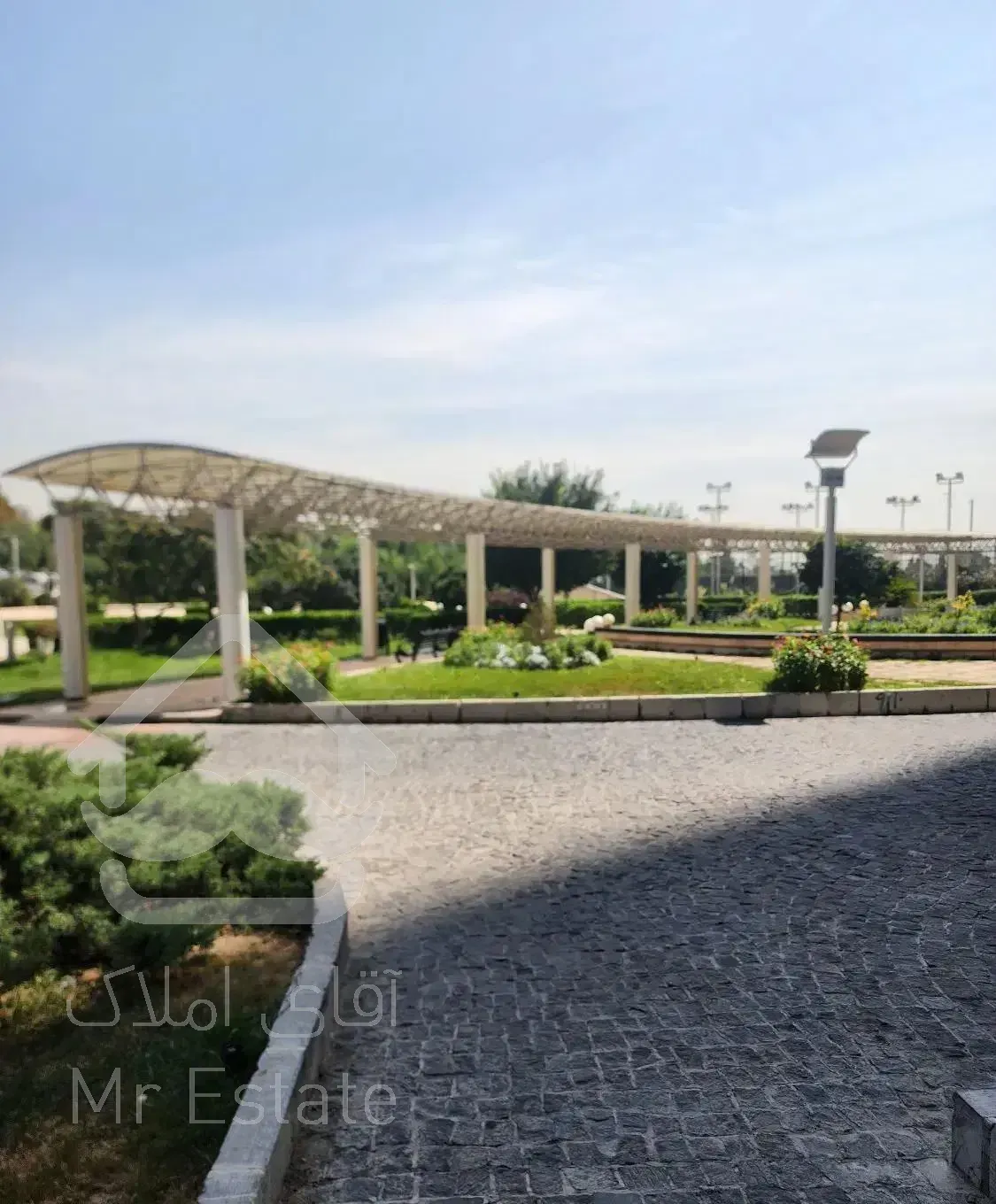 برج تهران ۲۴۰ متری