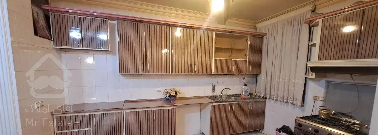 بلوارشهدا جنوبی۱۰۰ متر طبقه اول با پارکینگ