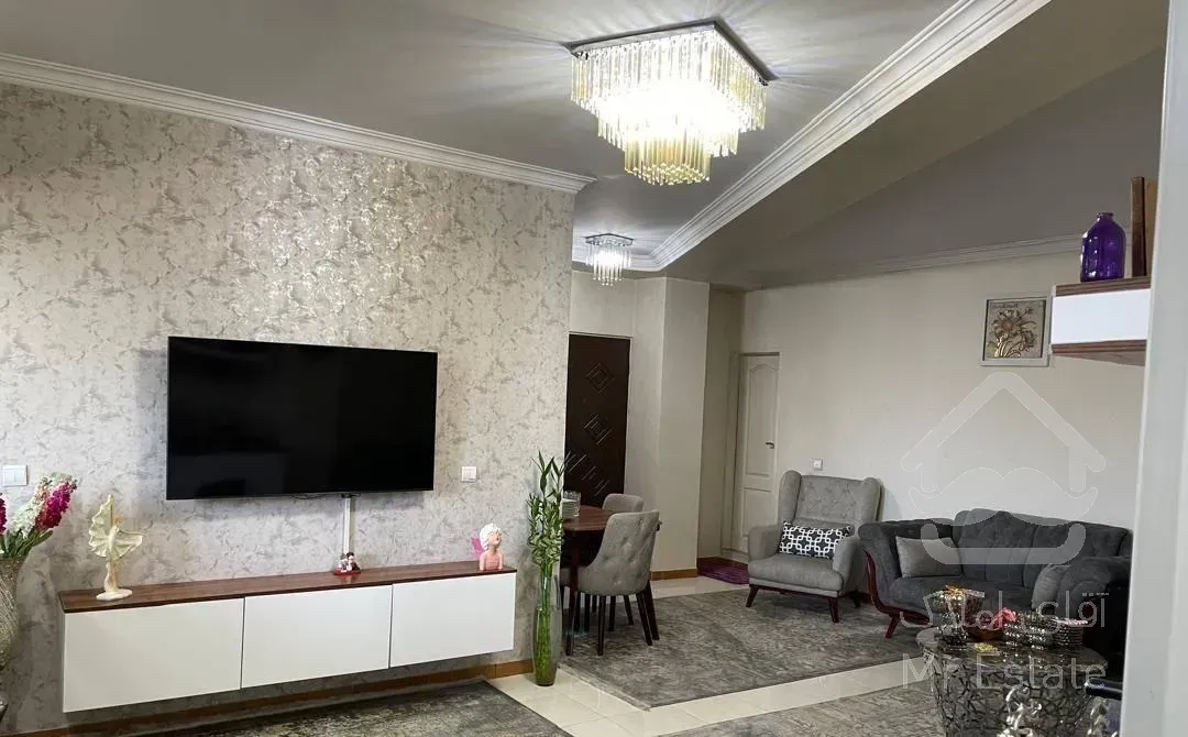 ۶۳متری با پارکینگ.خیابان دانشگاه هوای شمالی