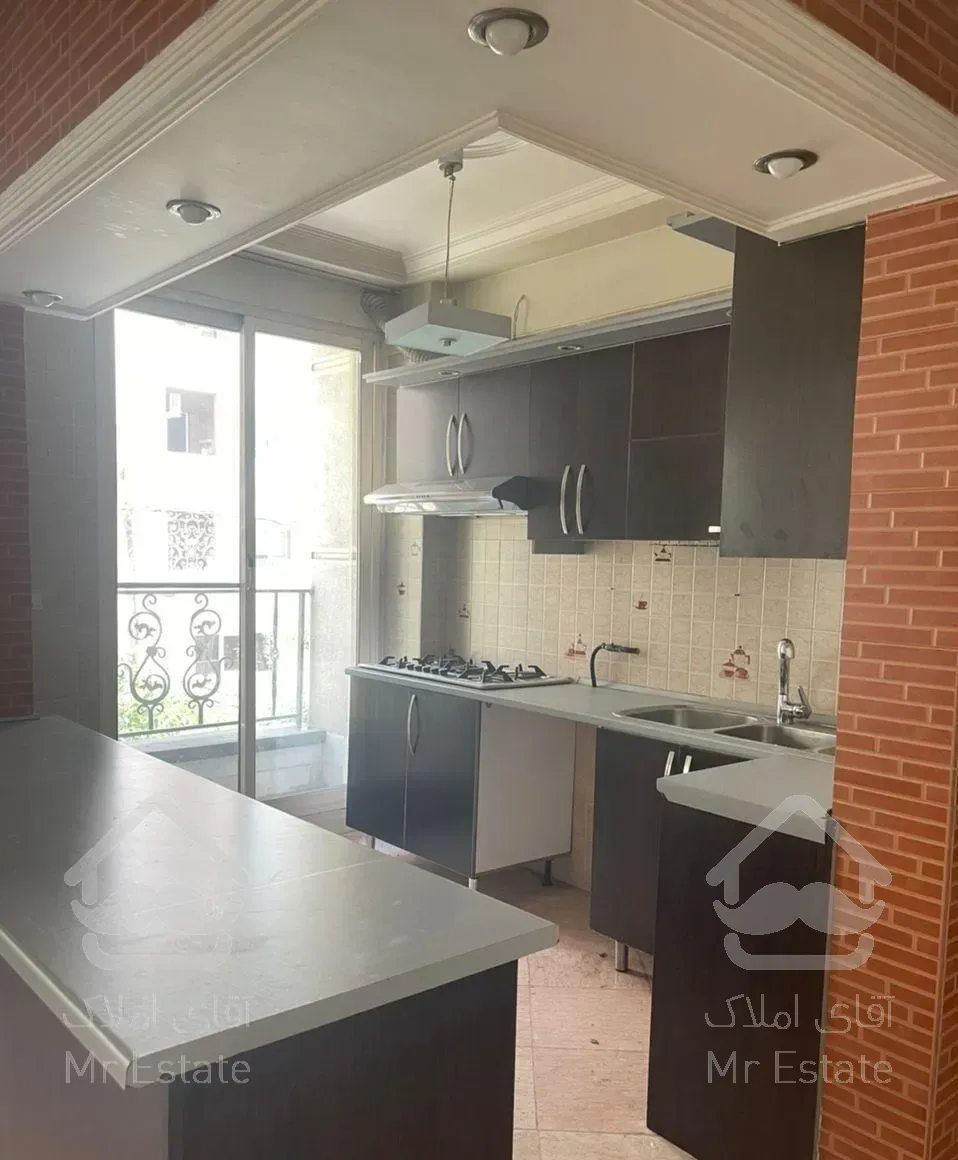 ۸۳متر ۲ خوابه /دو نبش نورگیر