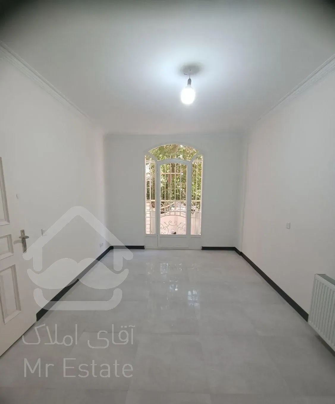 نارمک/آپارتمان ۵۰ متر/بر میدان ۸۱/تاپ لوکیشن