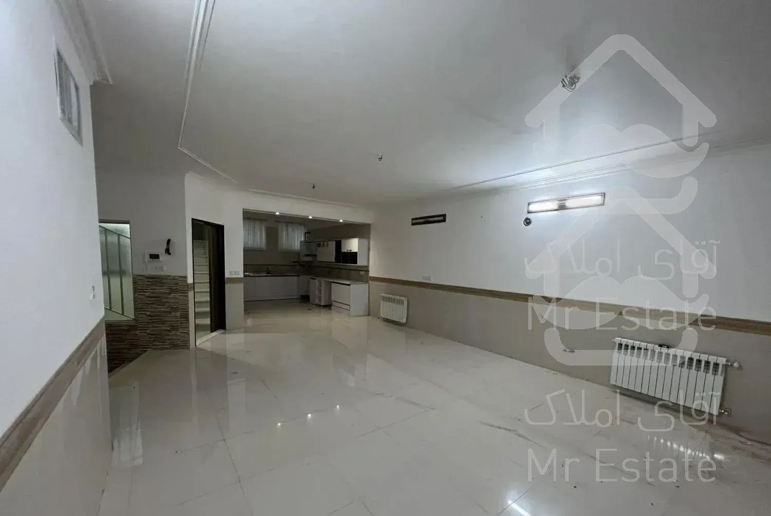 آپارتمان شیک و نوساز (نیم طبقه)