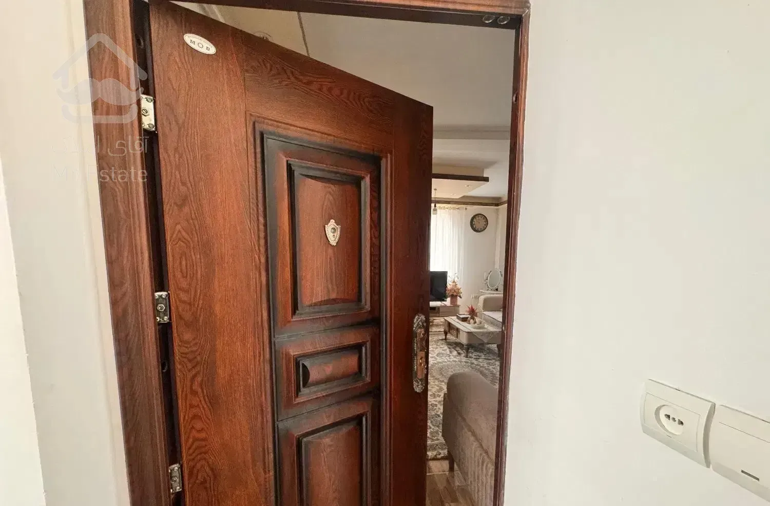 سوئیت دو‌بر ، ورودی جدا، کرسی بلند