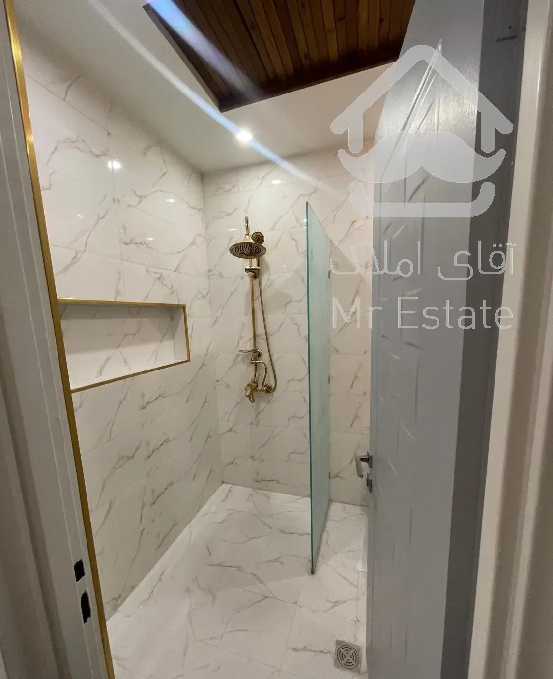 پاسداران،۱۱۵متر