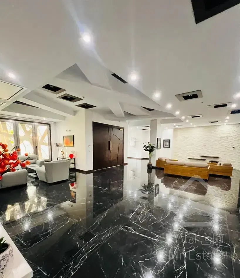 تاپ لوکیشن سپند ۱۸۰ متر فروش فوری فقط ۵۰ میلیارد