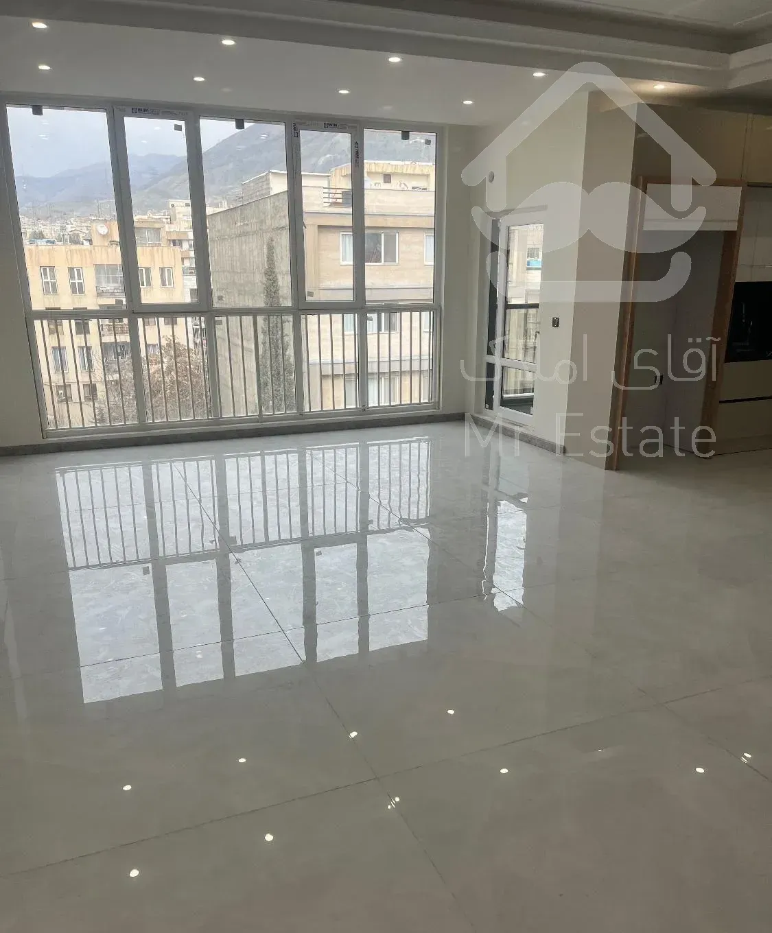 ۱۳۰متر/طبفه اخر/ویو ابدی شهر/تراس بزرگ/نوساز
