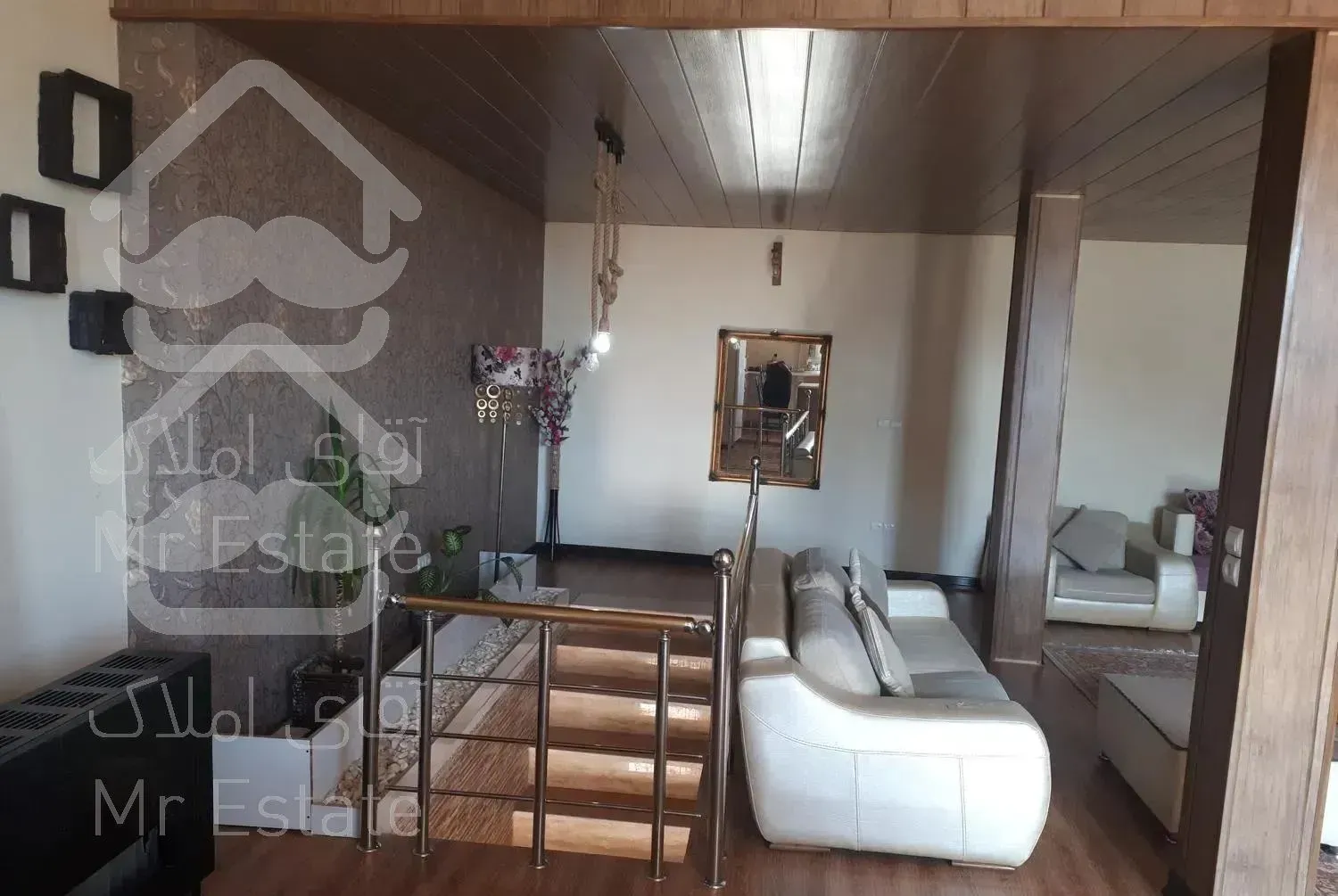 ویلا روی تپه با دید  و محیطی دنج و ارام