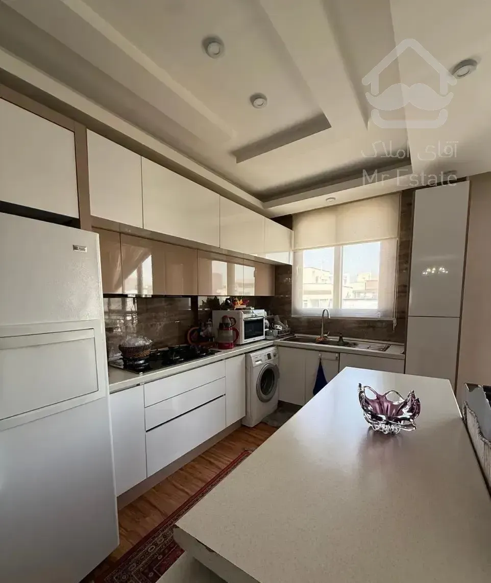 آپارتمان /۱۰۶متری /۲خواب/مستطیل طلایی /فول امکانات