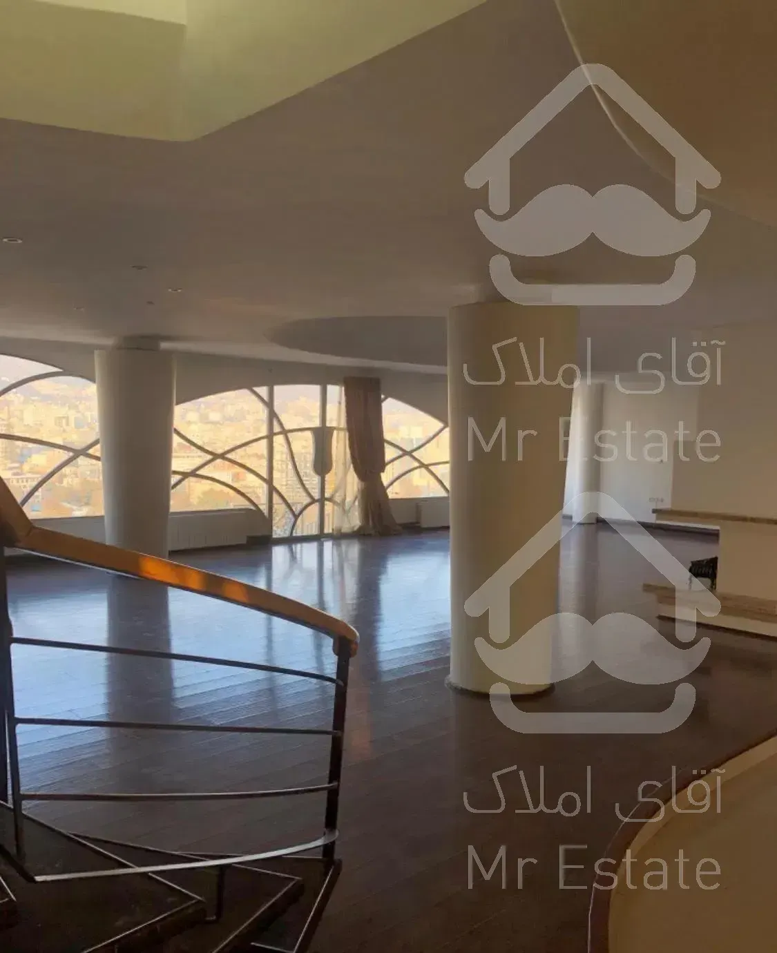 پنت ۷۲۰ متر ۴ خواب مستر بز فراز ابرها