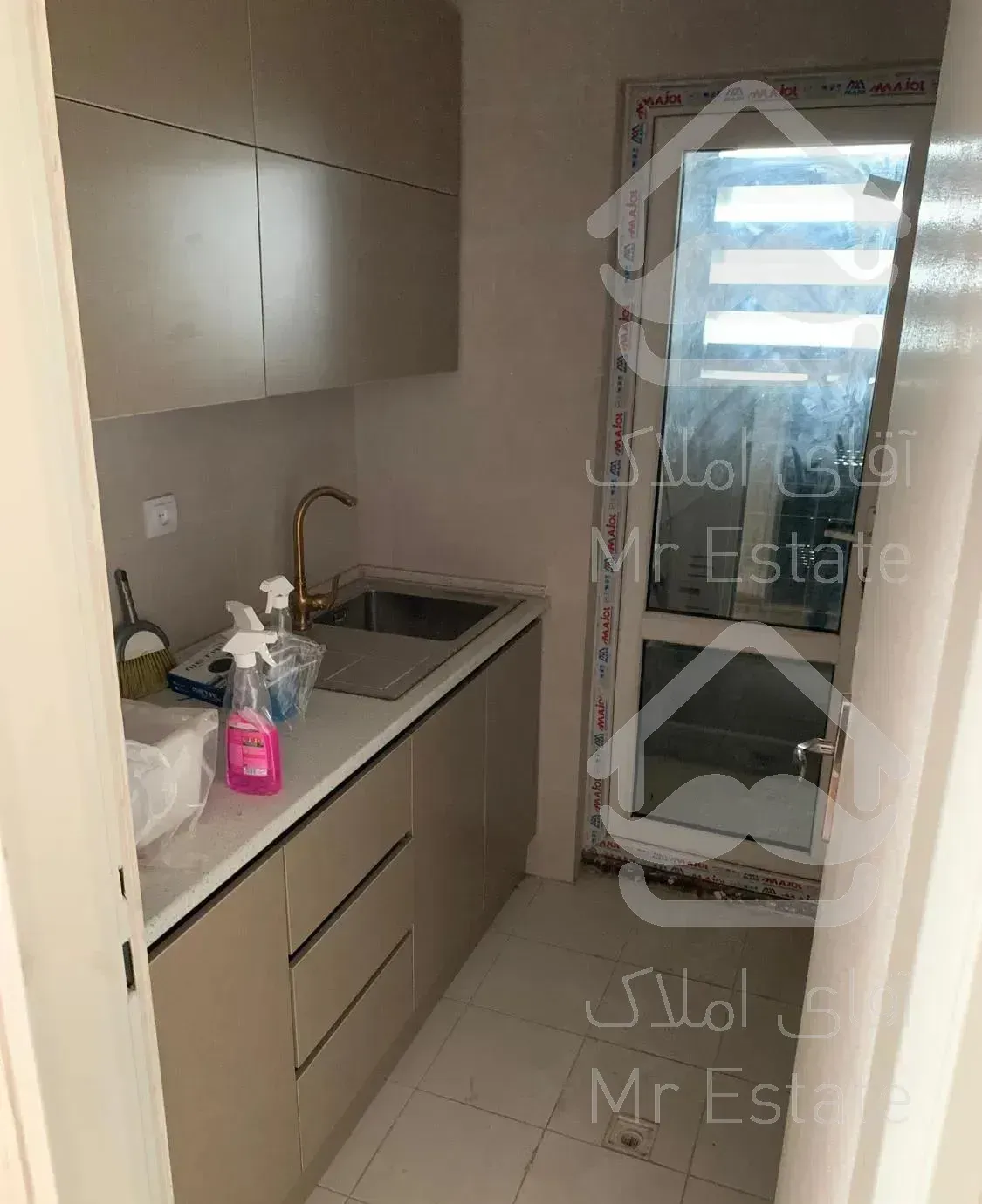 ۱۱۵ متر   واحد سند اداری