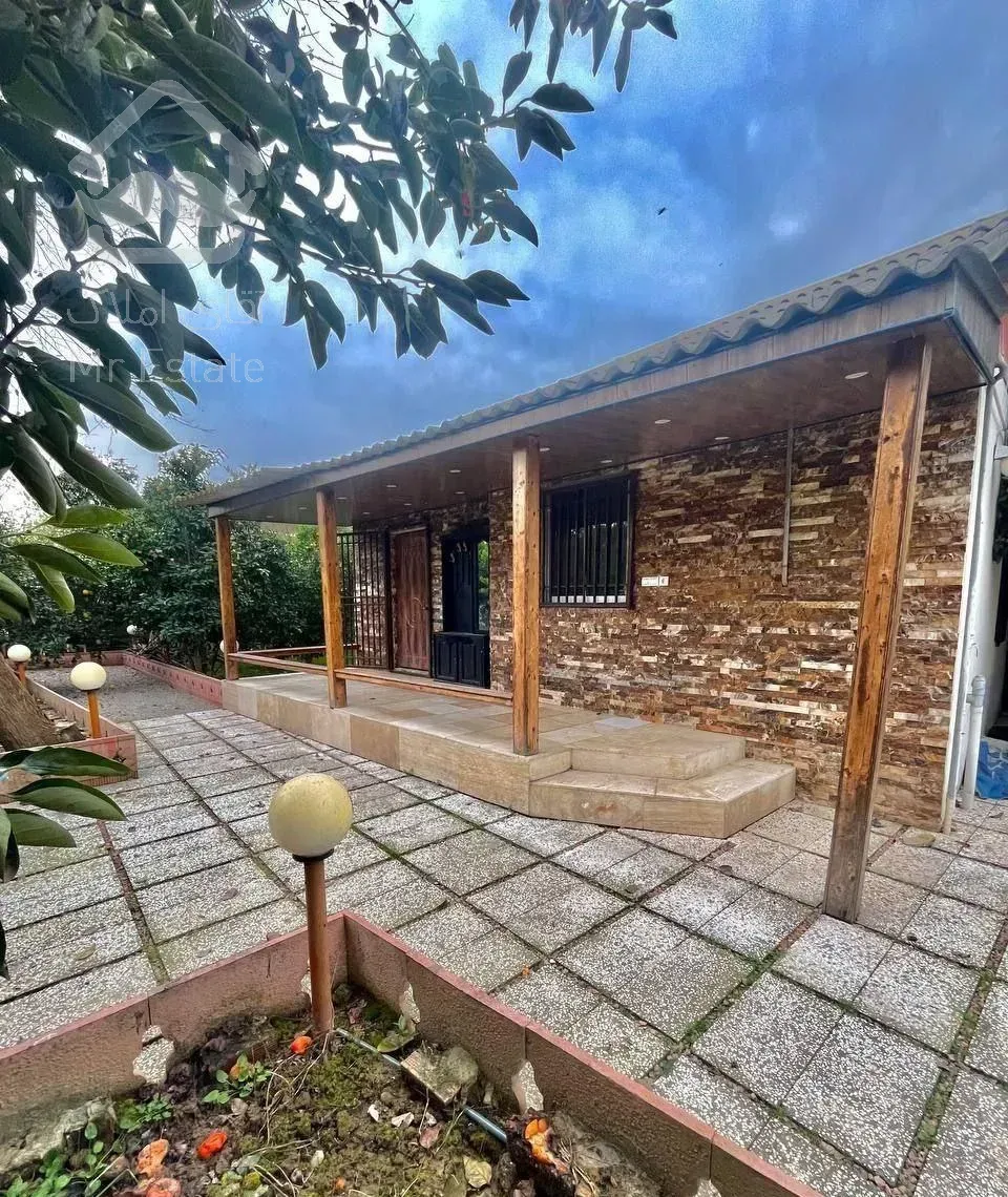 ویلاباغ400متری با درختان میوه نزدیک شهرفریدونکنار