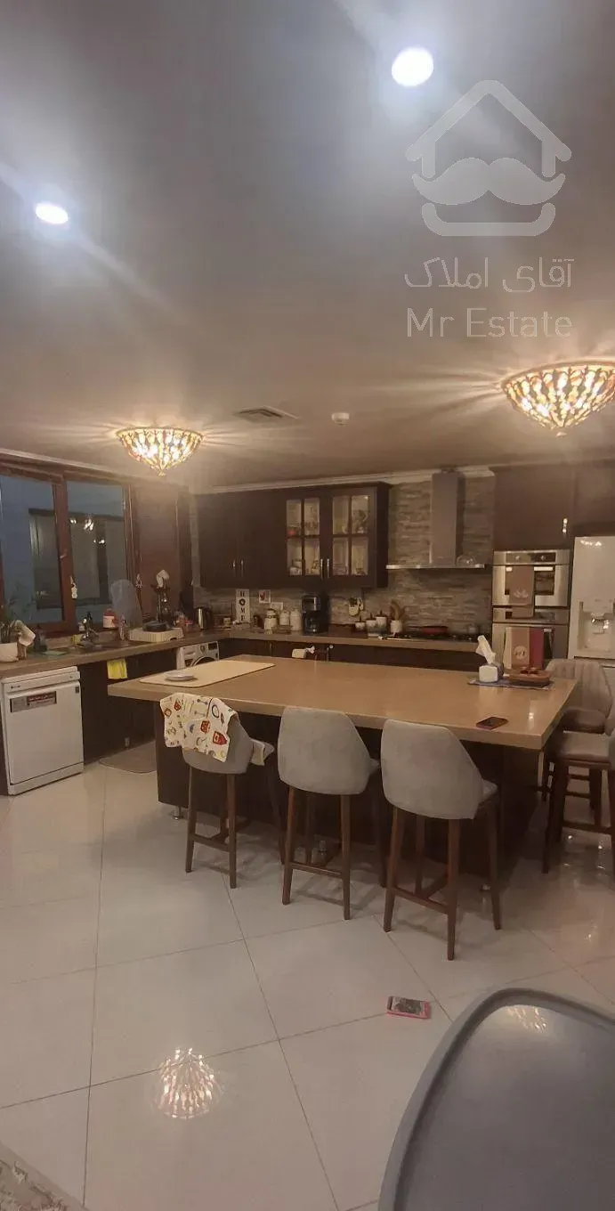 فروش آپارتمان ۲۶۰ متری ۴ خوابه