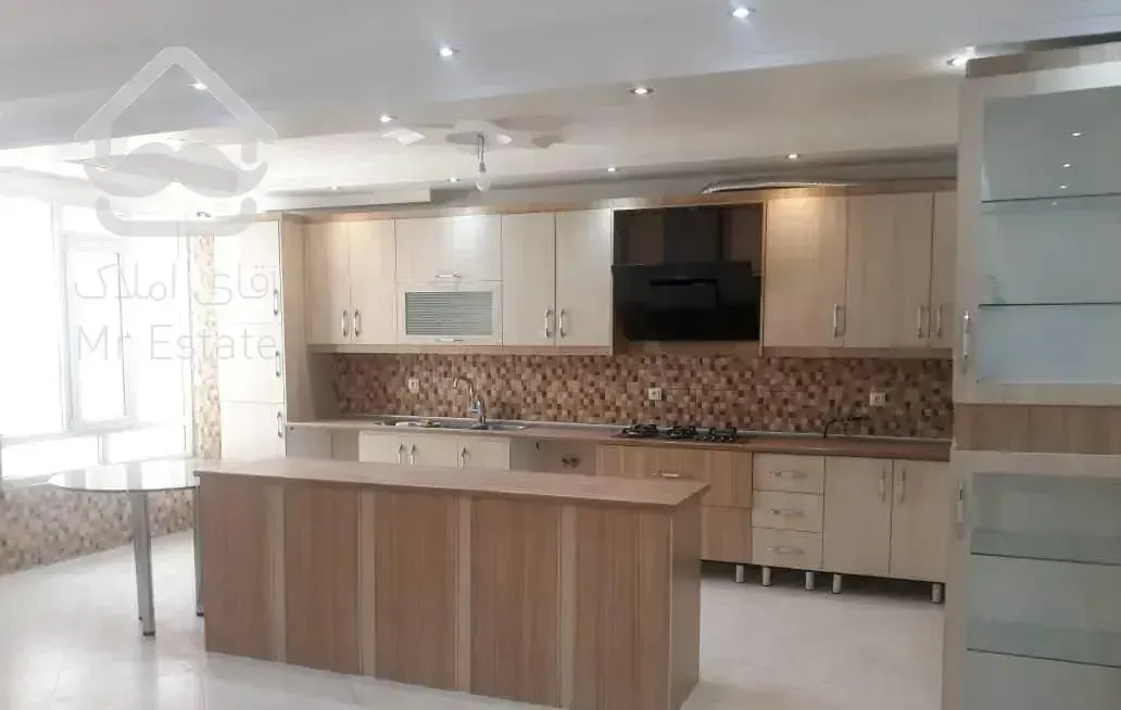 ۱۳۰ متر/ ۳خواب / فول امکانات        (  تکواحدی  )