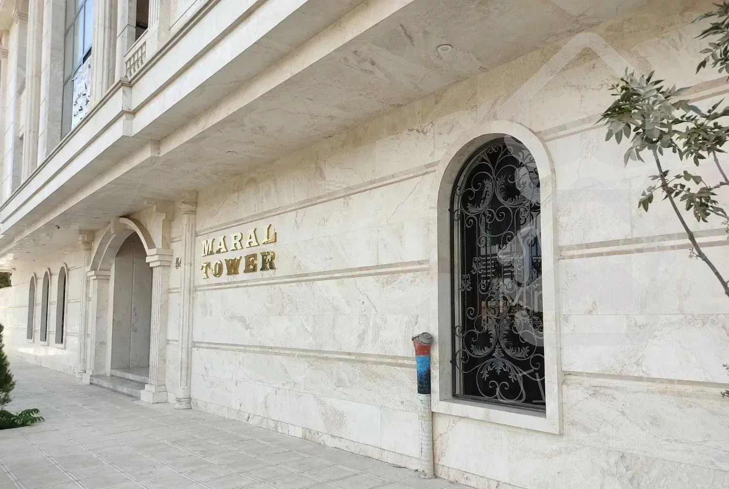 * آپارتمان 200 متر * برج مارال * فرامرز عباسی *