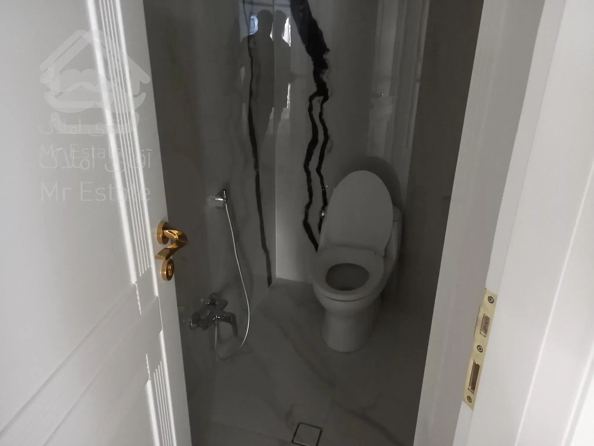 برج ۳۳۰ متری محمودیه