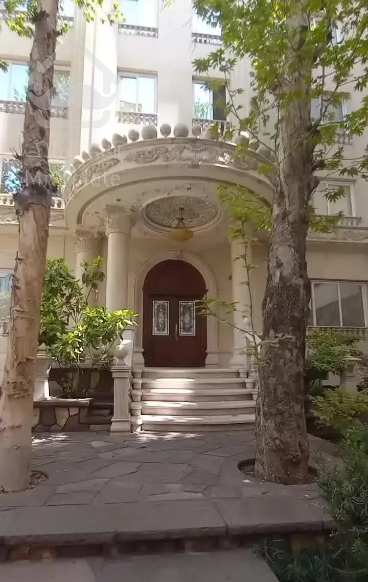 آپارتمان ۱۵۰متر *فرمانیه*۳جهت نور