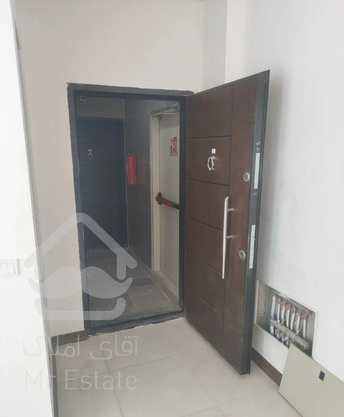 واحد ۸۹ متری با شرایط چکی