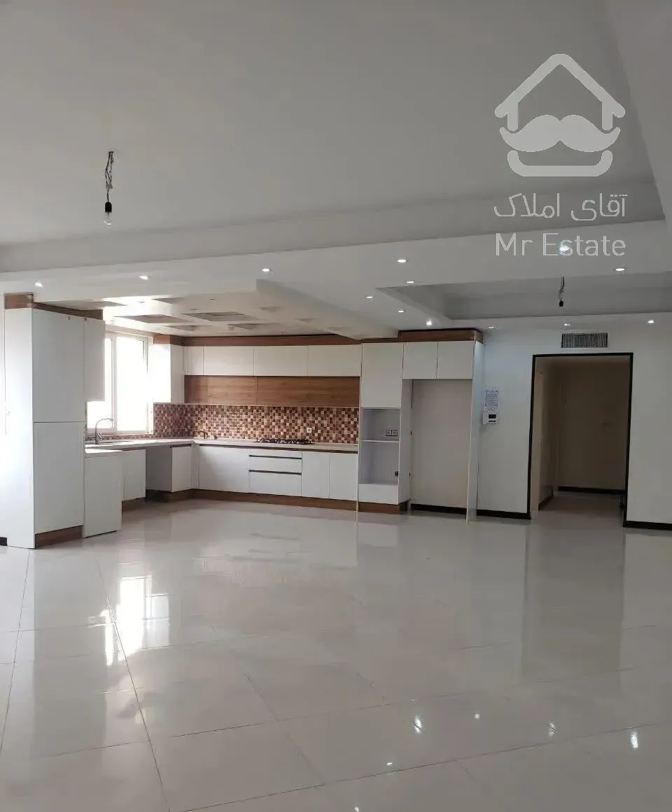 آپارتمان ۱۳۰ متری خوش نقشه غرق نور