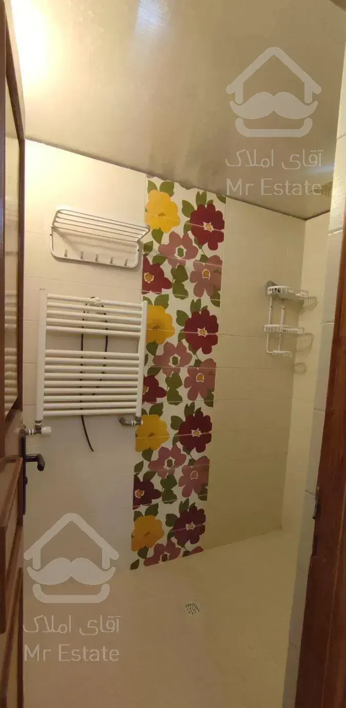 ۱۰۰متر زیربنا ۱۰۰ حیاط اختصاصی(اول دانشجو)