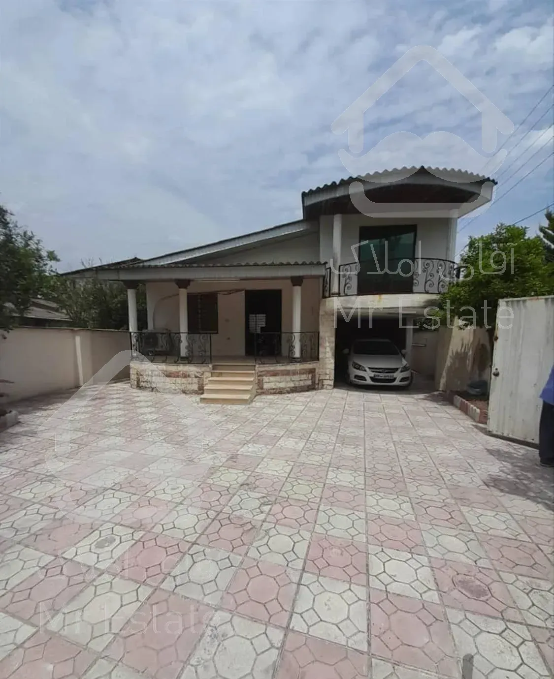 ویلا نیم پیلوت ۲۴۰ متری