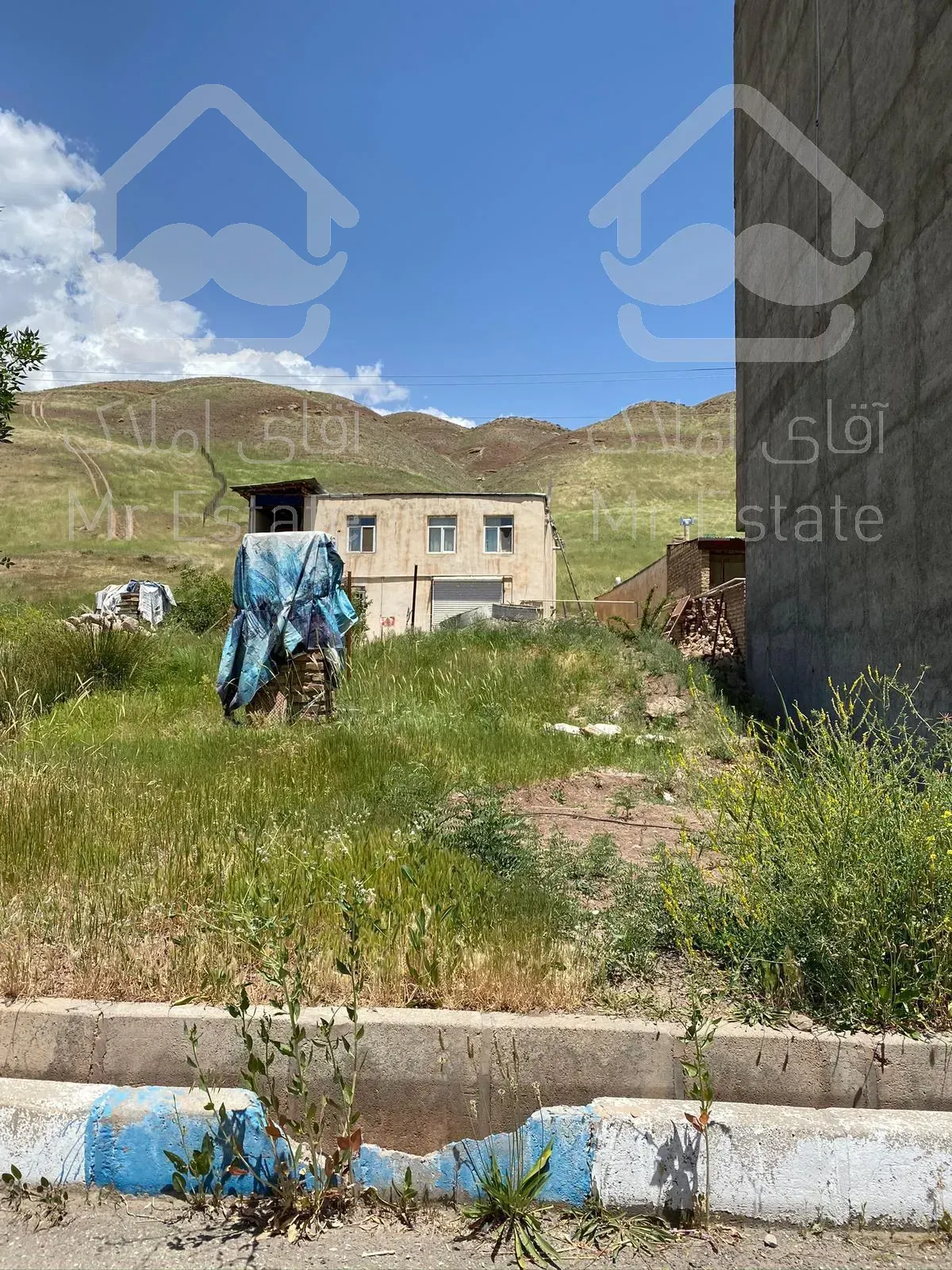 زمین با موقعیت مناسب